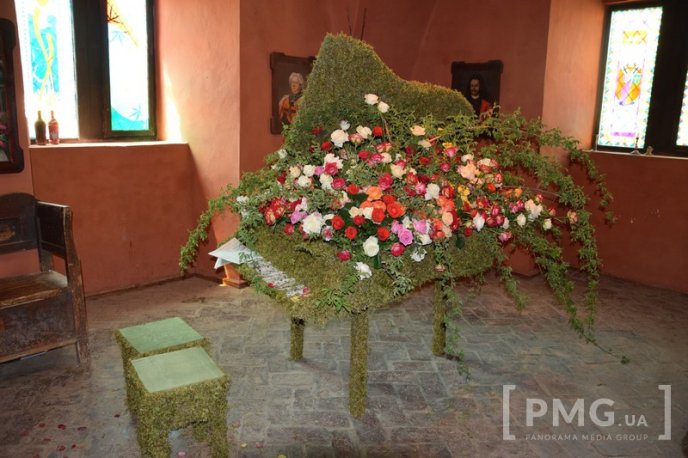 У Чинадієві стартував квітковий фестиваль "Кохання в Сент-Міклош" – 27