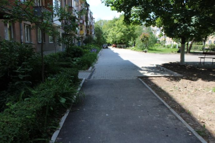 У Мукачеві за понад півмільйона гривень відремонтували проїзд на Першотравневій набережній – 07