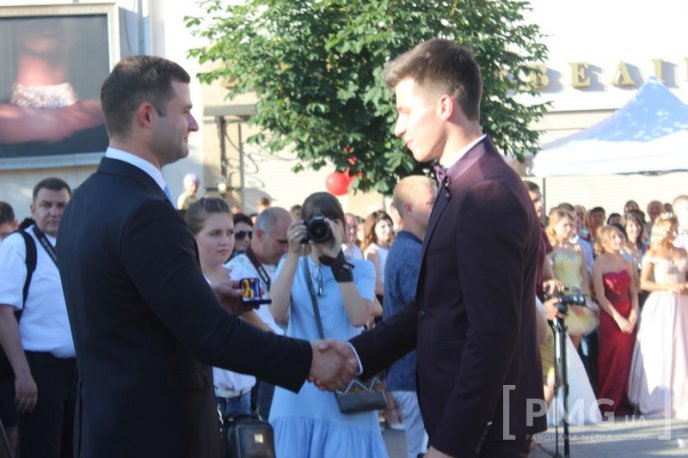 У Мукачеві нагородили випускників-медалістів – 44