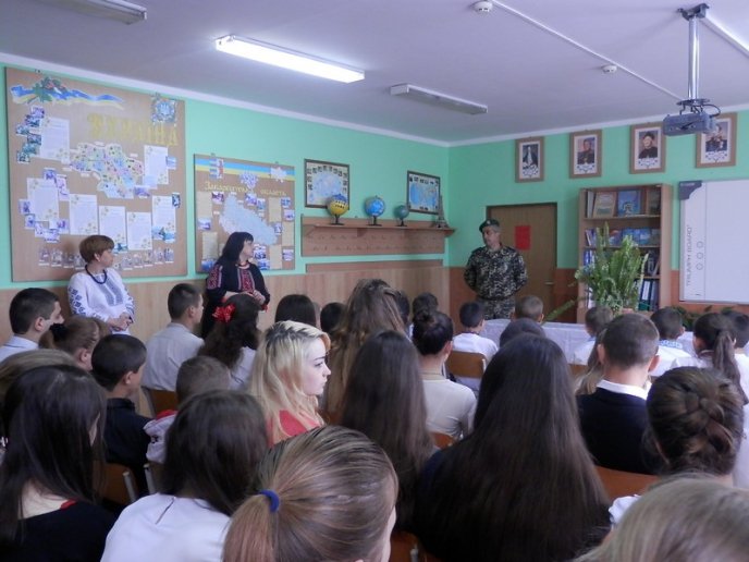 Прикордонники Мукачівського загону відзначили День пам’яті та примирення – 02