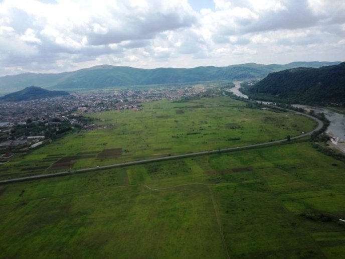 Хуст та окраїни міста з безпілотника: фантастичні фото – 02