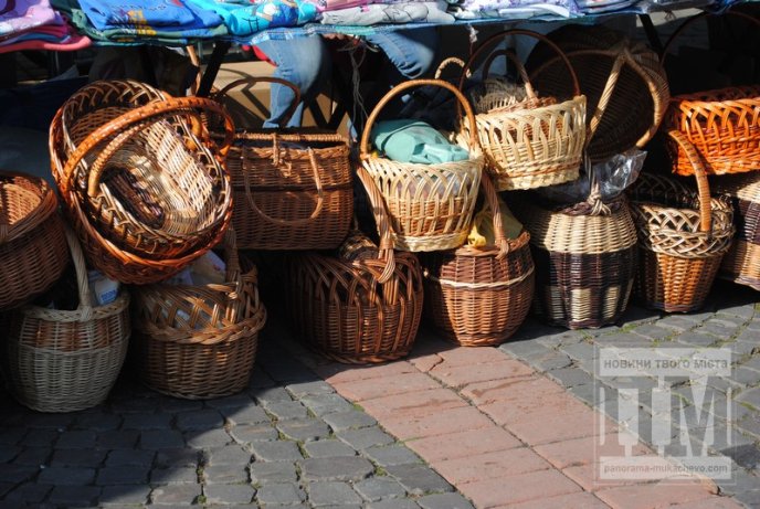 У Мукачеві поспішно запустили ярмарок, щоб прибрати "антибалогівський" намет? (ФОТО) – 02