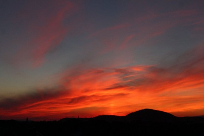 Червоне небо над Мукачевом вразило своєю красою – 03