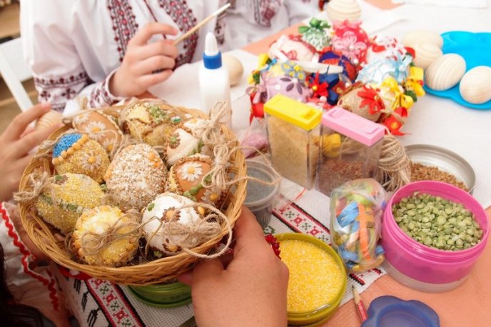 В Ужгороді провели майстер-клас для дітей «Чарівний світ писанки» – 01 В Ужгороді провели майстер-клас для дітей «Чарівний світ писанки» – 01