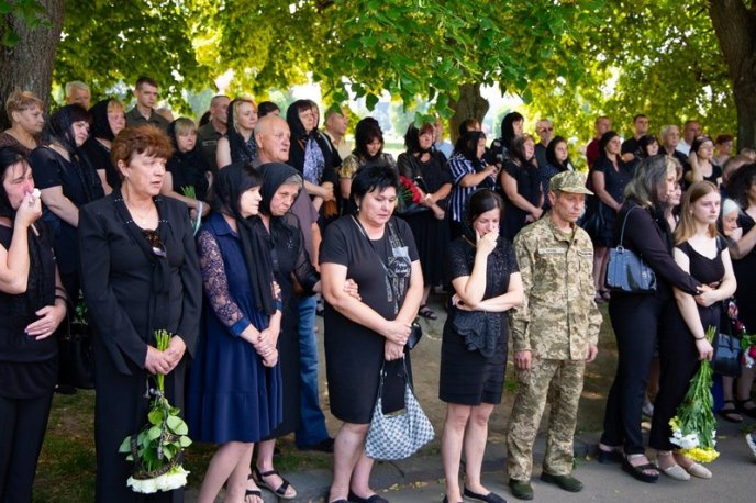 На Закарпатті поховали військового, який загинув у Донецькій області – 06