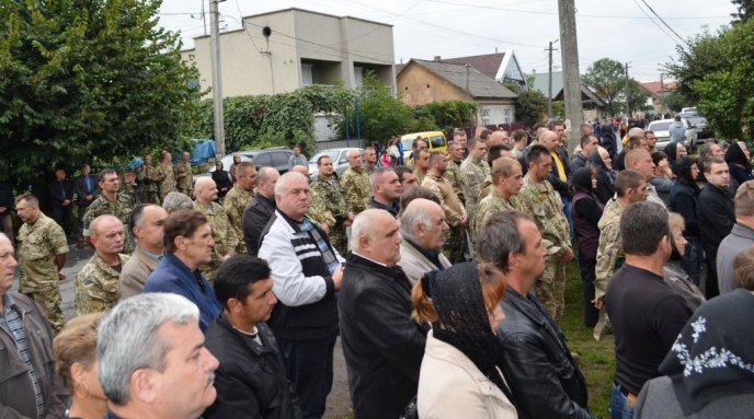 У Буштині попрощались з бійцем АТО Павлом Дурундою – 05