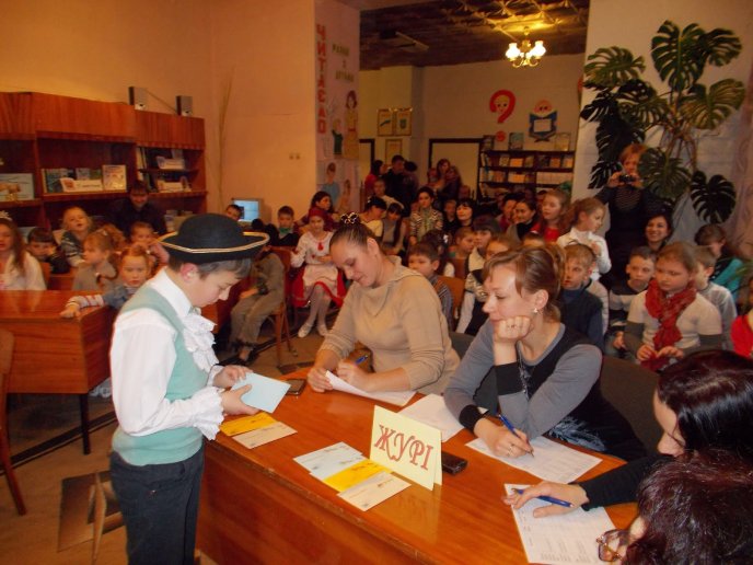 Юні читачі мукачівської бібліотеки зустріли святого Миколая (ФОТО) – 04