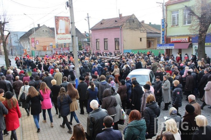 Вулицями Мукачева пройшла Хресна Хода – 43