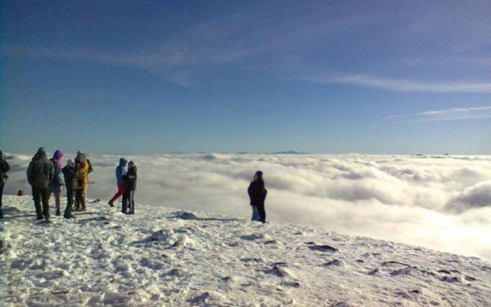 На Закарпатті туристка побачила гірського привида – 01