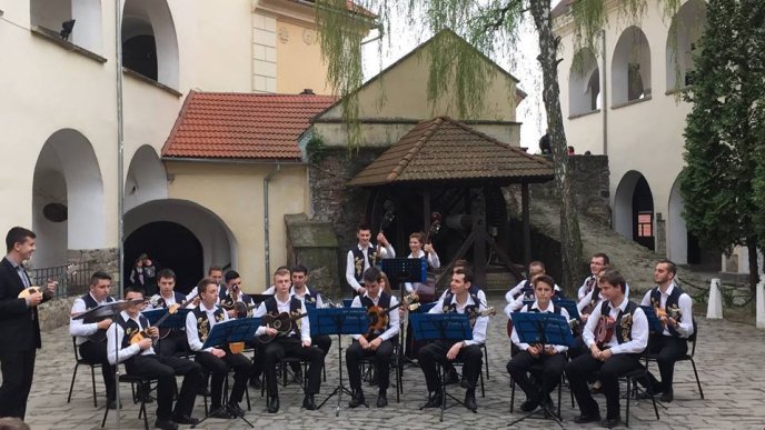 Хорватський оркестр тамбуринів "Баторек" виступив у Мукачівському замку "Паланок" – 03