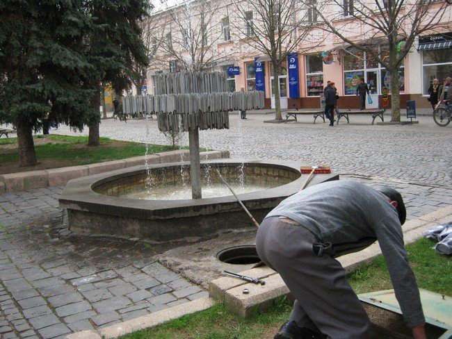 Ще один фонтан запрацював у Мукачеві (ФОТО) – 04