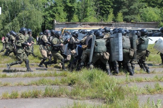Закарпатські правоохоронці ліквідували масові заворушення – 07