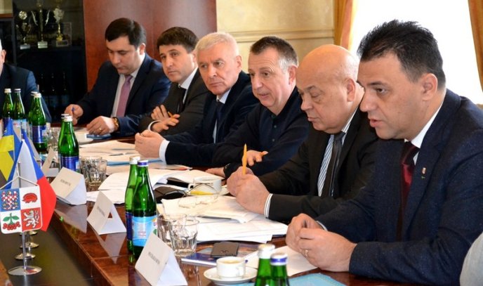 Край Височина та Закарпаття обговорили інвестиційні проекти у рамках співпраці на 2017 рік – 07