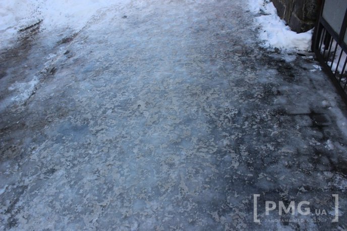 Слизькі дороги або безкоштовний атракціон фестивалю “Червене вино” – 11 Слизькі дороги або безкоштовний атракціон фестивалю “Червене вино” – 11