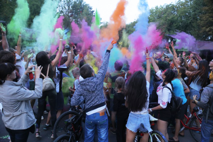 Миттєвості велозаїзду у Мукачеві: фоторепортаж із "Літньої зустрічі цімборів" – 63