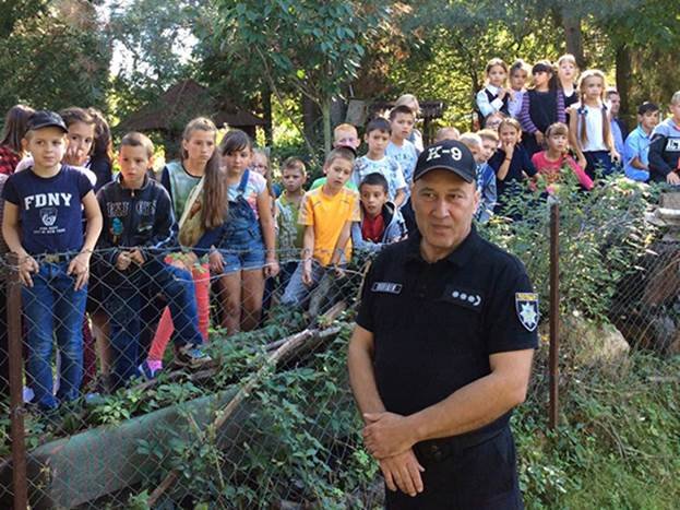 Мукачівських школярів навчатимуть дресирувати собак – 02