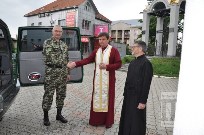 УПЦ Київського патріархату передала мукачівським прикордонникам посильну допомогу (ФОТО) – 07