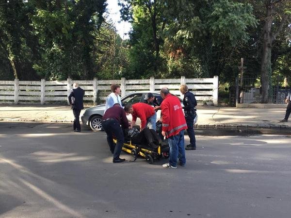 В Ужгороді на пішохідному переході автомобіль збив жінку – 06