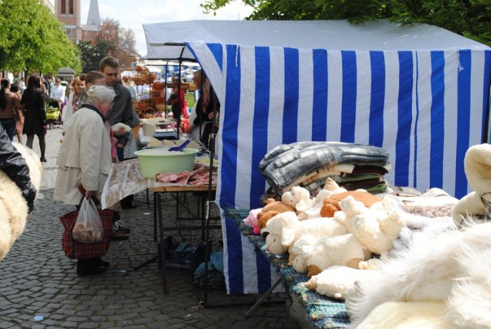 Передпасхальна ярмарка стартувала на центральній площі Мукачева (ФОТО) – 04