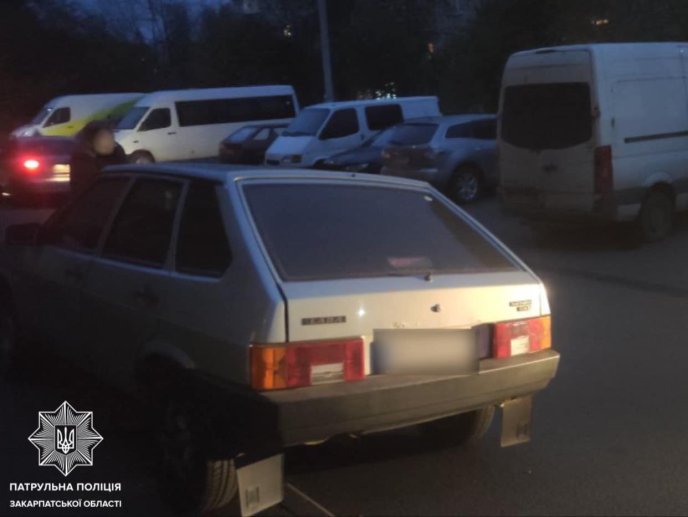 Мукачівські патрульні шукають очевидців ДТП, яка сталась в мікрорайоні Росвигово – 01