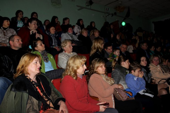 В Ужгороді відбулась прем’єра вистави "Колесо жіночої долі" – 04