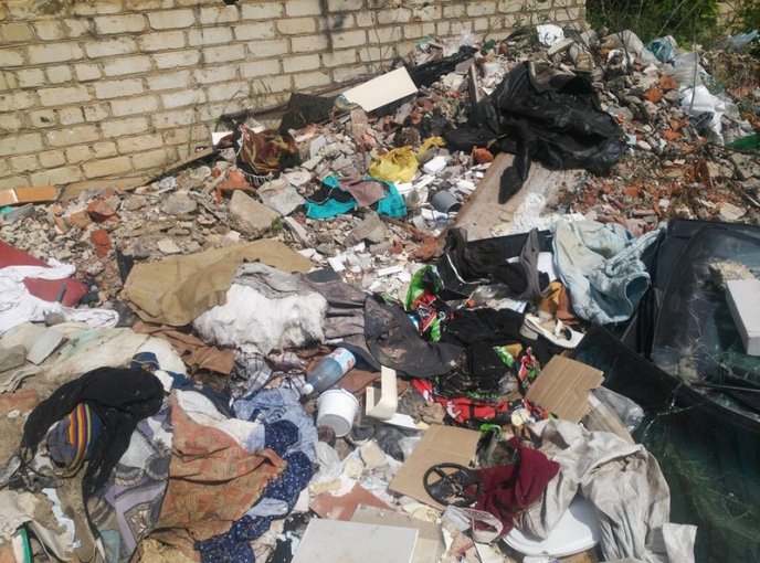 Як закарпатці перетворили околиці міста на сміттєзвалище – 03