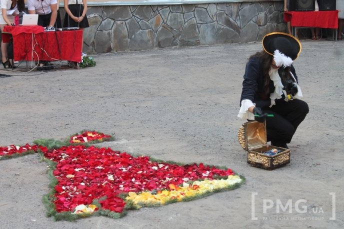 НВК "Гармонія" урочисто відзначила свято Першого вересня лінійкою у вишиванках – 42
