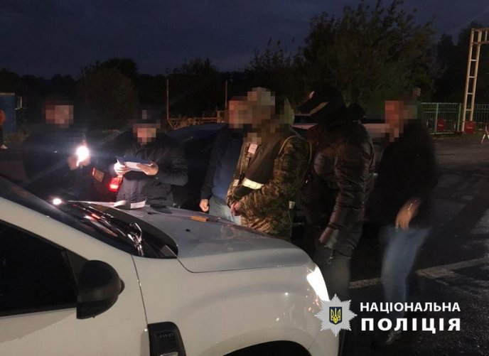 Інспектор Чопського прикордонного загону "попався" на хабарі – 01