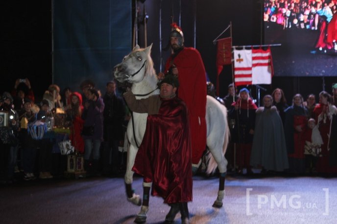 Яскраве святкування Дня святого Мартина у Мукачеві: парад ліхтариків, лицарські бої та вогняне шоу – 66 Яскраве святкування Дня святого Мартина у Мукачеві: парад ліхтариків, лицарські бої та вогняне шоу – 66