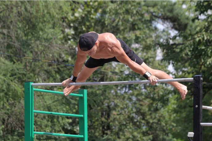  Street Workout у Мукачеві: спортсмени показали неймовірні вміння – 05