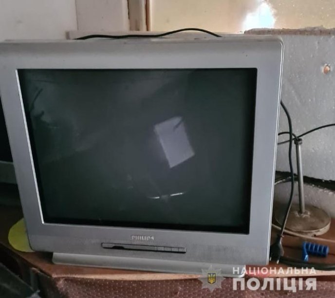 В Іршаві чоловік "обчистив" офіс – 02