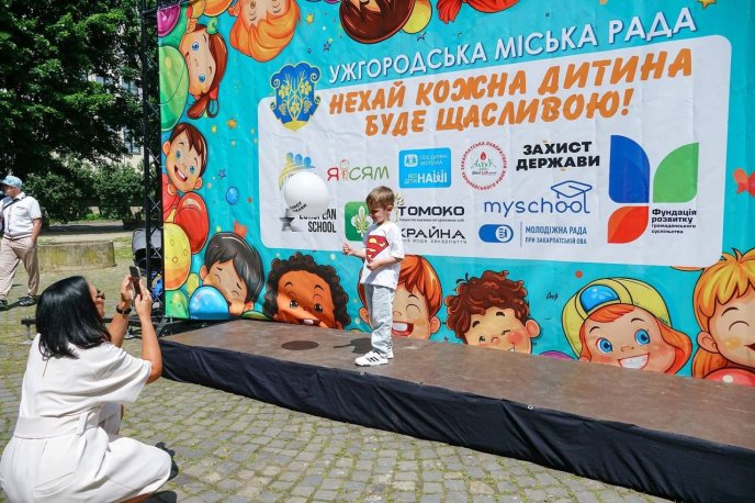 В Ужгороді провели свято для дітей – 05