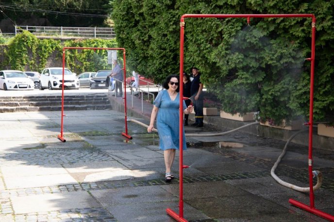 На одній із площ Ужгорода встановили охолоджуючі рамки – 01