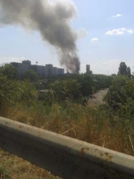 На Ужгородщині пожежа: місцеві жителі стверджують, що горить пилорама (ФОТОФАКТ) – 01