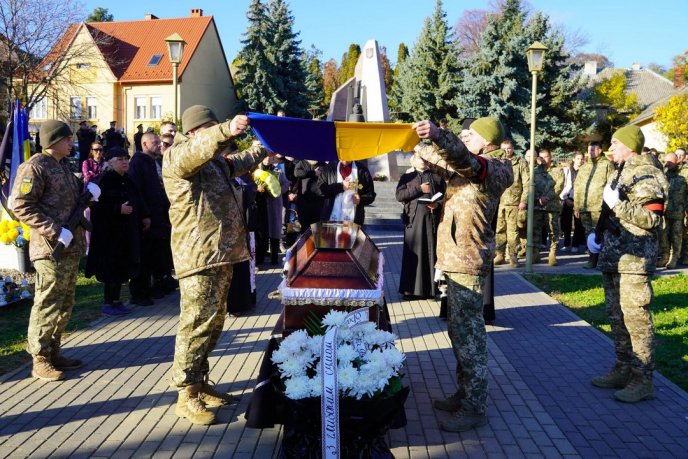 В Ужгороді поховали 25-річного захисника – 08