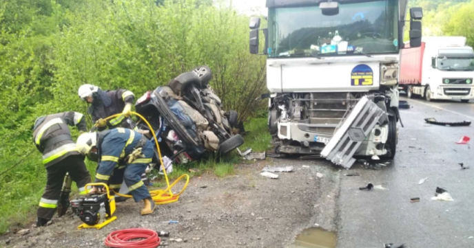 Моторошна аварія на Закарпатті: загинуло троє людей – 03