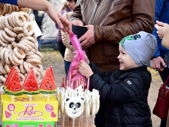 В Ужгороді триває фестиваль молодого вина “Закарпатське Божоле” – 27