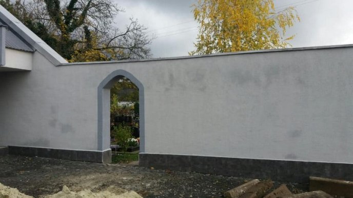 У Мукачеві облаштовують територію одного з кладовищ – 03 У Мукачеві облаштовують територію одного з кладовищ – 03