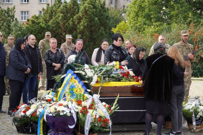 В Ужгороді поховали захисника, який воював із березня 2022 року – 02