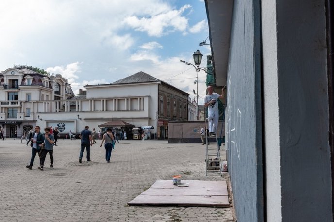 Центральні площі Ужгорода прикрасили малюнки у стилі стріт-арт – 07