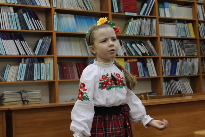 У Закарпатській обласній бібліотеці вшанували пам’ять Героїв Небесної Сотні – 04