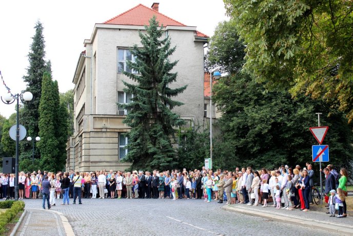 У День Прапора в Ужгороді відбулась святкова хода – 02