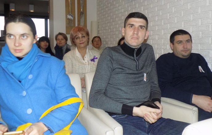 В Ужгороді  проблеми гендерної рівності та насильства проти жінок обговорювали в форматі ОБСЄ кафе   – 02