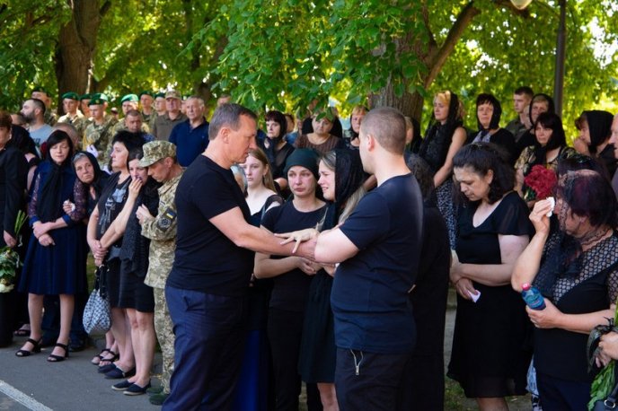 На Закарпатті поховали військового, який загинув у Донецькій області – 04