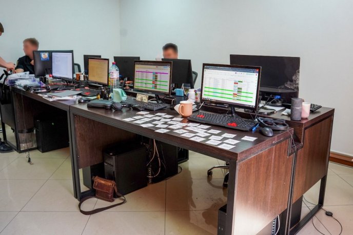 Резонансне викриття в Ужгороді: поліція розповіла, що відбувалось у місті – 09