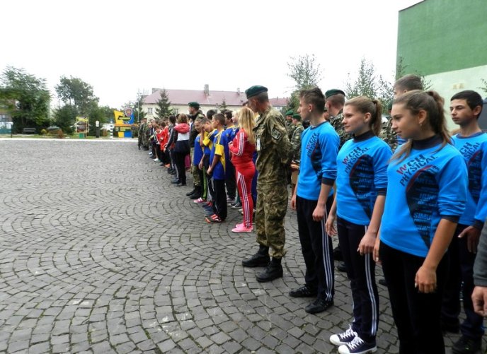 Близько сотні школярів приїхали до Мукачева на змагання "Юні друзі прикордонників" – 01