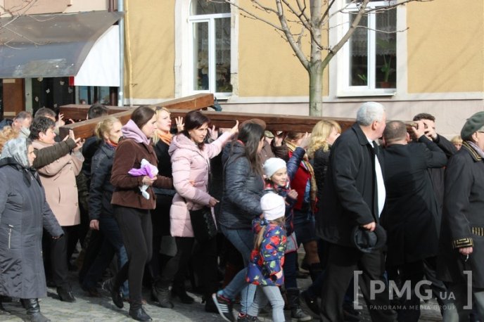 Вулицями Мукачева пройшла Хресна Хода – 24