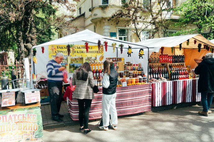 Великодній ярмарок розпочався в Ужгороді – 03
