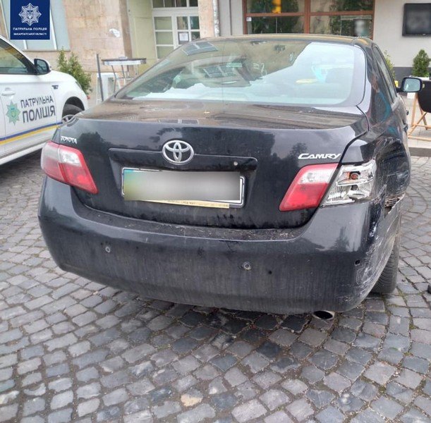 Патрульні розшукують очевидців ДТП, яка сталась у центральній частині Ужгорода – 03