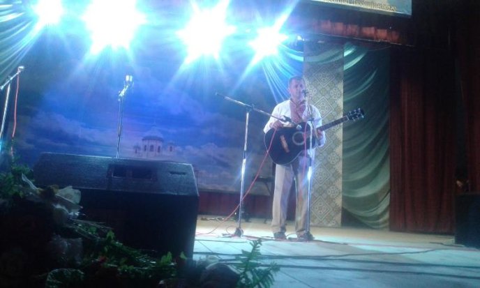 Актори театру "Шарж" взяли участь у фестивалі-конкурсі української духовної сучасної пісні  – 01